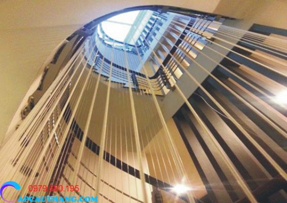 Thi công lưới an toàn cầu thang