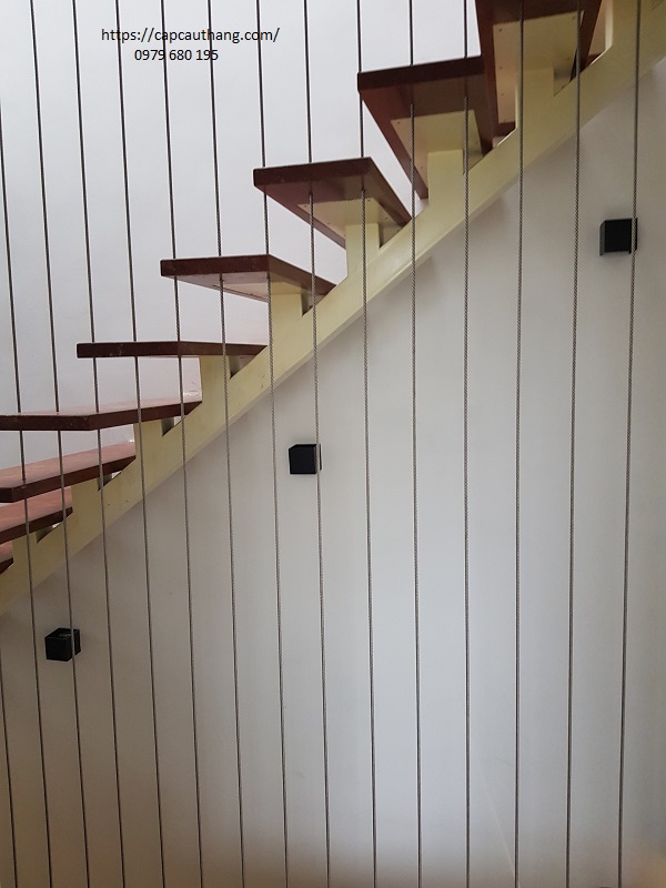 Dây cáp cầu thang đảm bảo trẻ nhỏ không thể chui lọt đầu 