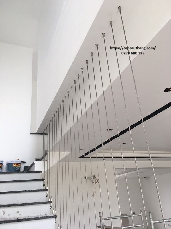 Lắp đặt dây cáp cầu thang inox bọc nhựa