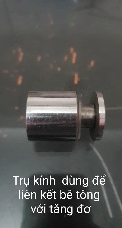 Chân trụ kính cầu thang