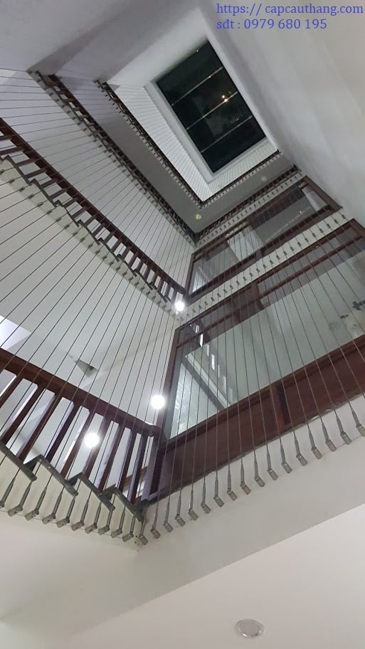 Cáp an toàn cầu thang giếng trời