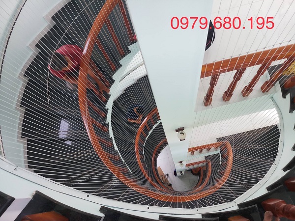 Lắp đặt Dây cáp bảo vệ an toàn cầu thang