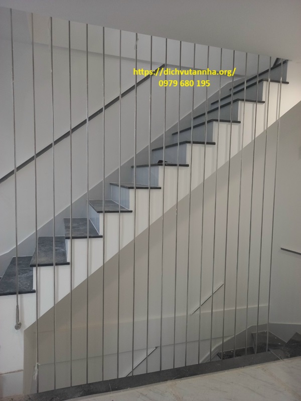 Vách ngăn cầu thang bằng dây cáp 