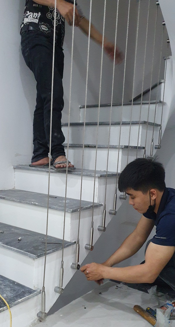Cách lắp đặt Phụ kiện Cáp cầu thang