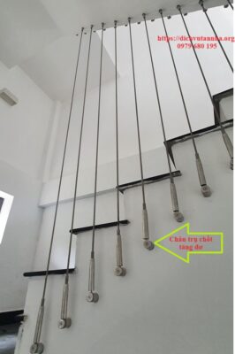 Chân trụ kính cáp cầu thang