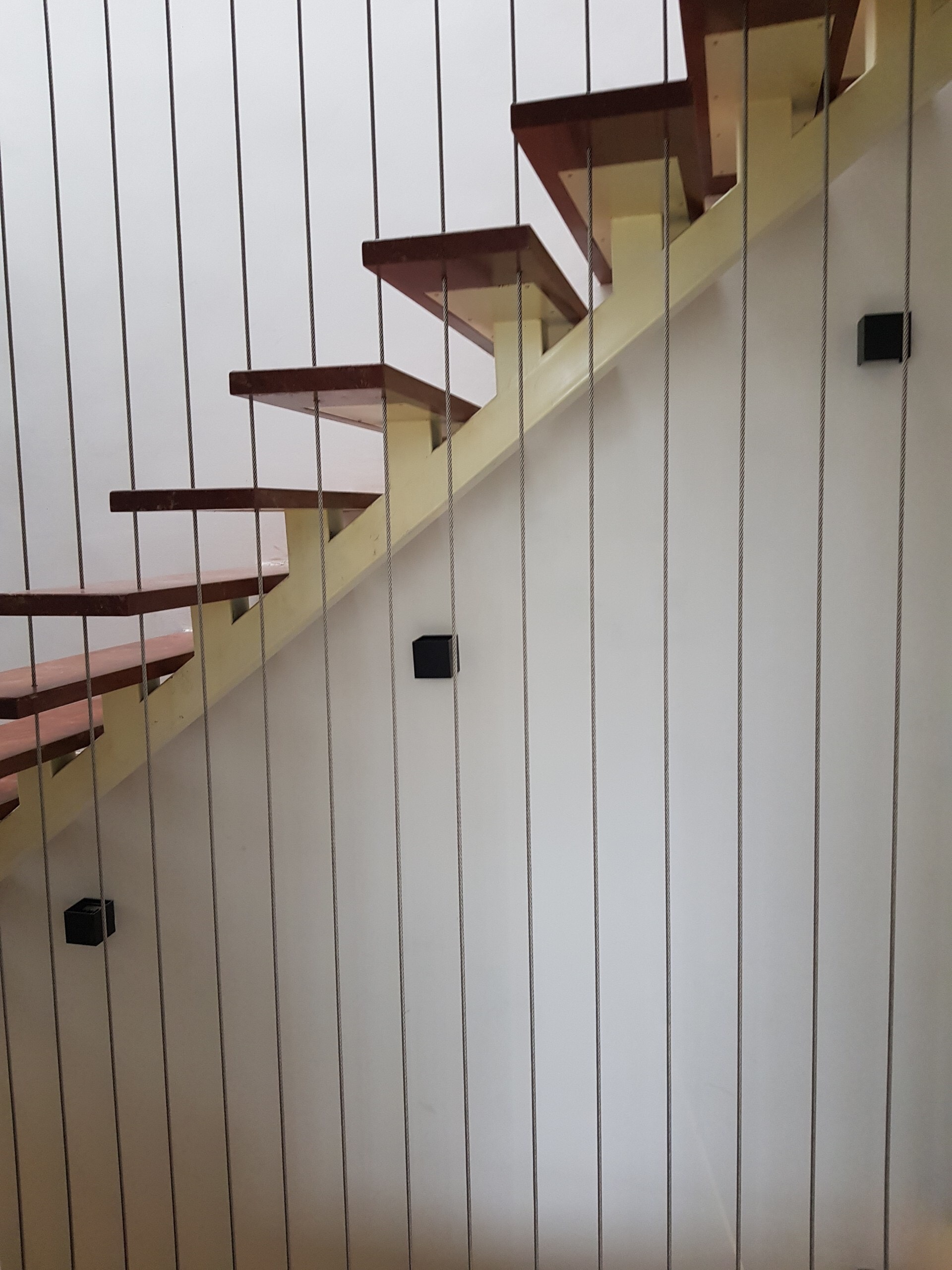 Cáp cầu thang tại Quận Tân Bình