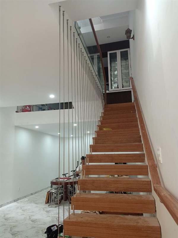 Lắp đặt Cáp cầu thang tại TP HCM