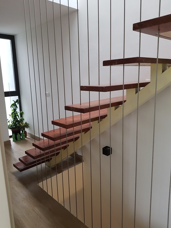 Lắp đặt Dây cáp cầu thang