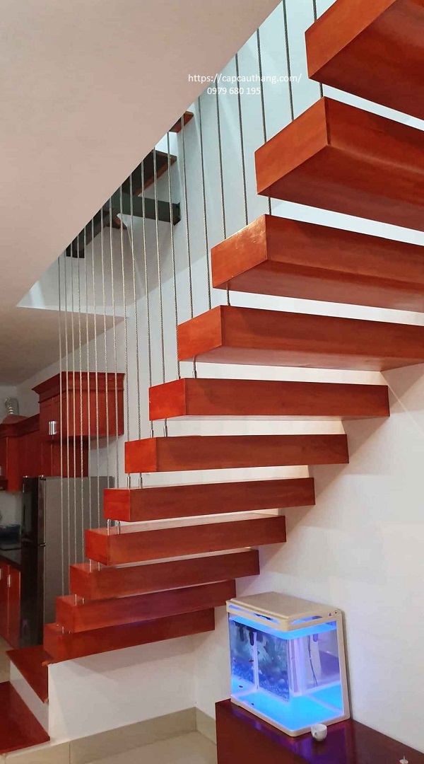 Cáp cầu thang kết hợp bậc gỗ