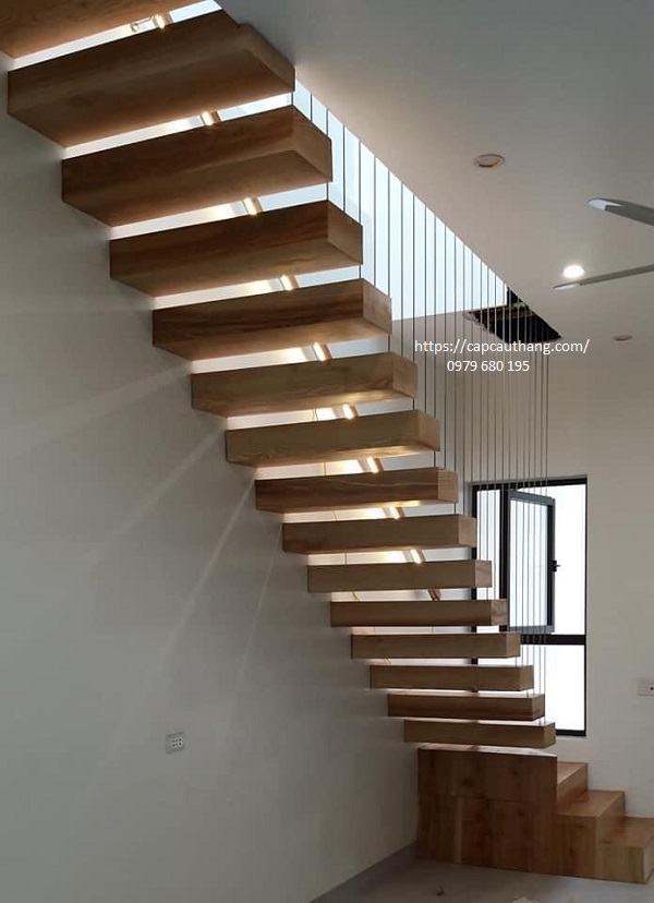 Cầu thang dây cáp bậc gỗ