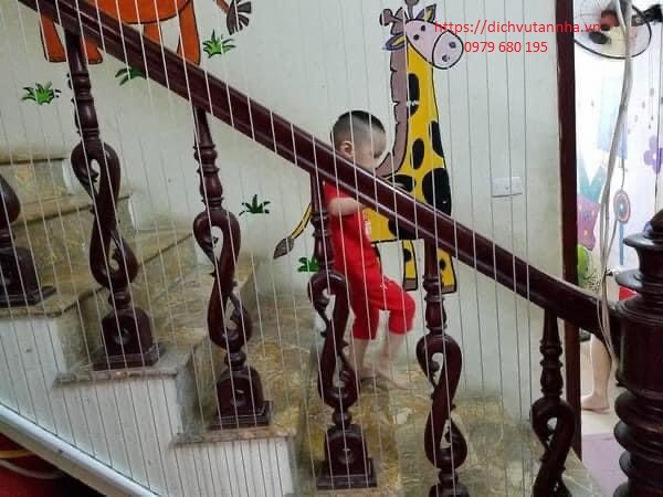 Lưới an toàn cầu thang trường học