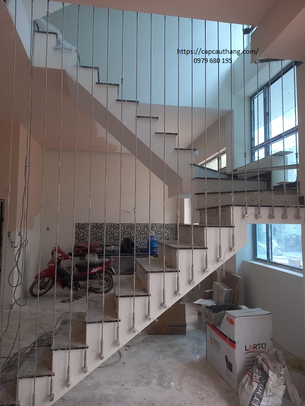 Thi công cáp câu thang tại Tây Hồ