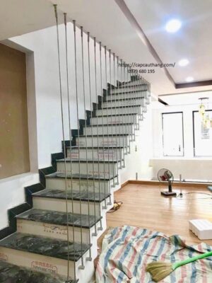 Cáp an toàn cầu thang