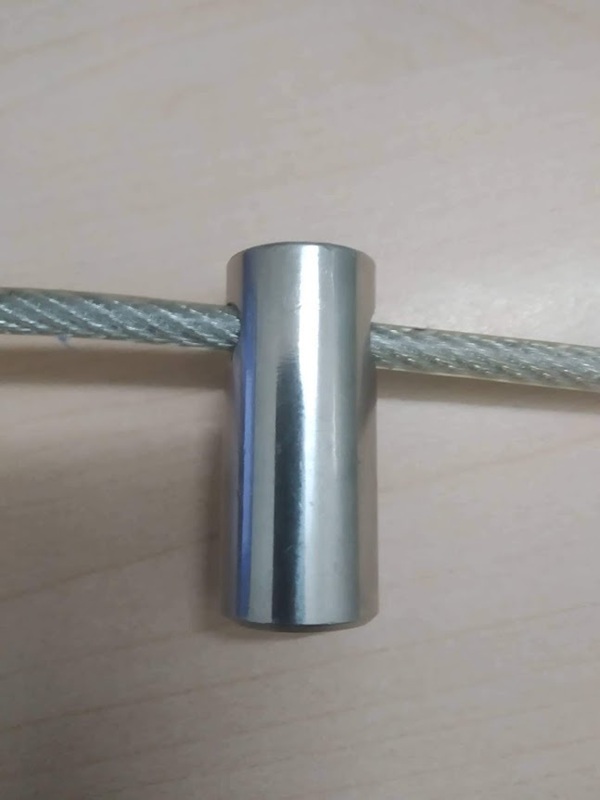 Thông tầng sỏ cáp cầu thang Thông tầng sỏ cáp cầu thang