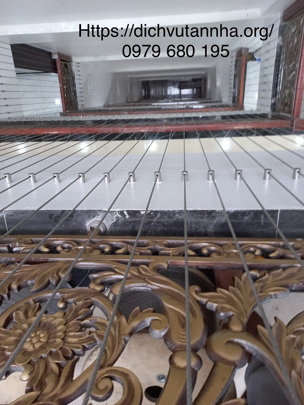 Cáp an toàn cầu thang