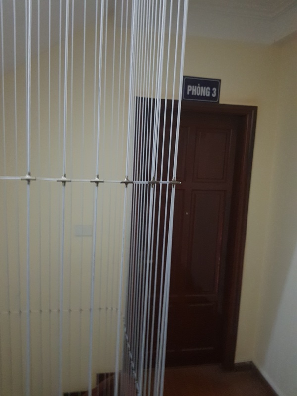 Kẹp chì giúp khóa lưới an toàn 