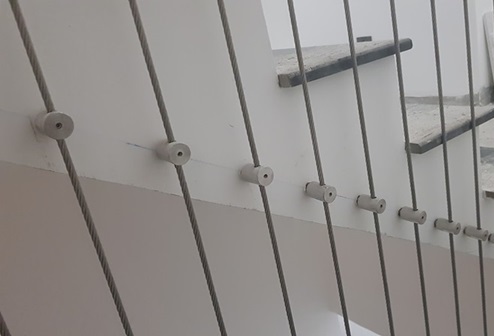 Thông tầng cáp cầu thang