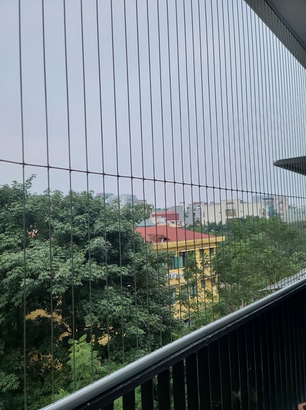 Lắp đặt Lưới an toàn ban công inox trần