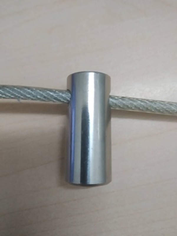 Thông tầng sỏ cáp cầu thang